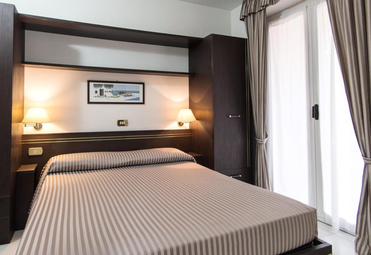 One-Bedroom Apartment,1437762964:JPEG